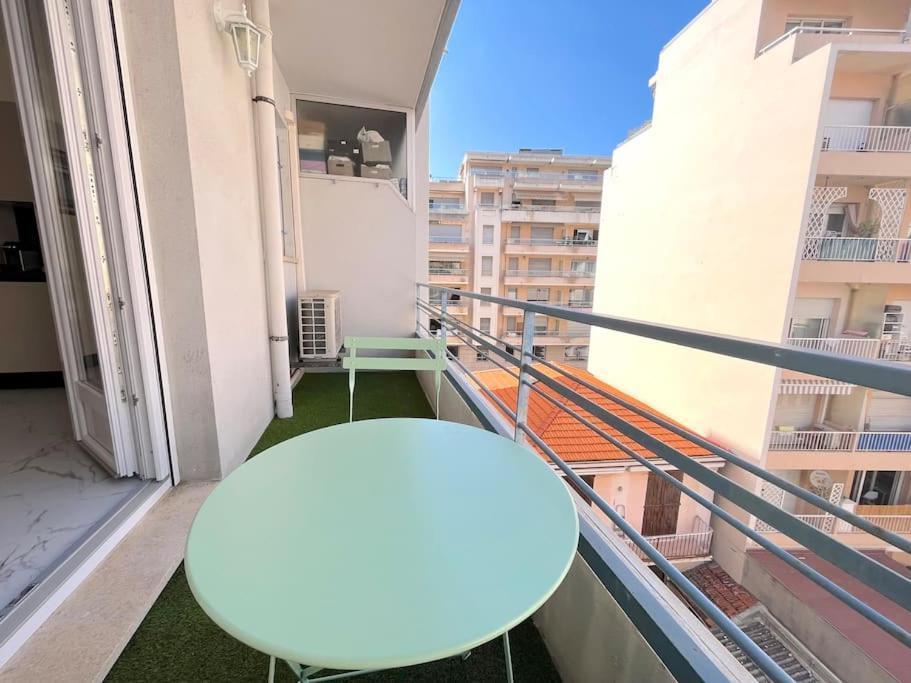 Joli Studio - Studio Neuf Terrasse Clim Wi-Fi 2 Min. Des Plages Антиб Экстерьер фото
